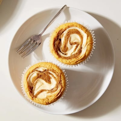 Chai Pumpkin Cheesecake Muffins